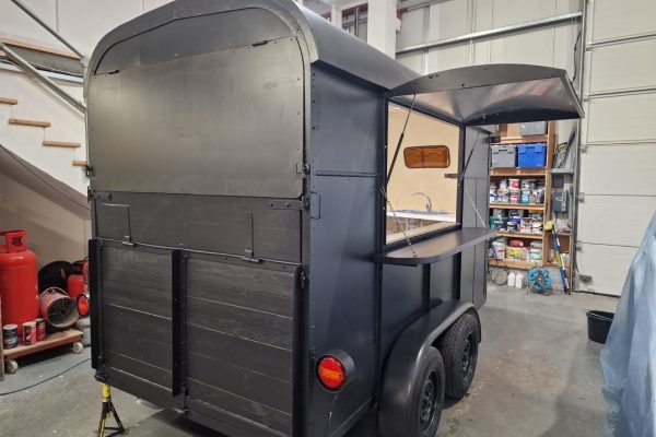 5613c726-adee-452b-be7b-9f604845ba81